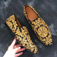 Load image into Gallery viewer, Men Wedding Shoes Gold Emebroidered Loafers Fashionable Nightclub Party Shoes Zapatos Hombre

